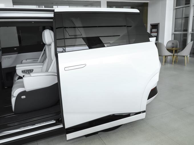 الطاقة الجديدة النقية ODM السيارة الكهربائية Xpeng X9 النموذج الفضائي الكبير MPV EV سيارة جديدة 9