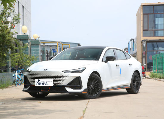 خصم أوتو توربو 2WD تشانغ إن EV تشانغ UNI-V 7 معدات 1.5L 2.0L البنزين سيدان سيارة جديدة