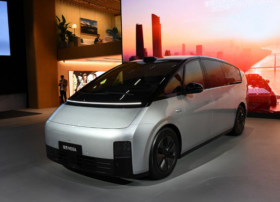 مصنع السيارات التنافسية 2WD Lixiang سيارة كهربائية كبيرة MPV Auto Pure New Energy EV Car