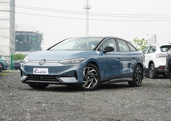 سيارة هاتشباك كهربائية بخمسة مقاعد بمحرك متزامن مغناطيسي دائم بقوة 150 كيلو واط